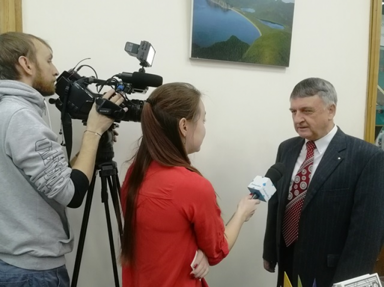 В преддверии Дня дипломатического работника